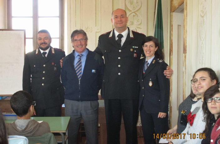 Mondovì: doppio incontro delle scuole monregalesi con i carabinieri Mondovì: doppio incontro delle scuole monregalesi con i carabinieri