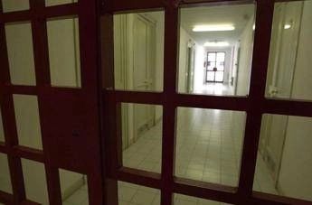 Bimba morta a Bordighera, giudice non convalida arresto ma madre resta in carcere Bimba morta a Bordighera, giudice non convalida arresto ma madre resta in carcere