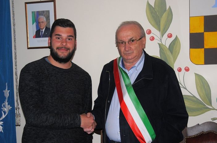 Luca Palmero insieme con il sindaco Bruno Allasia