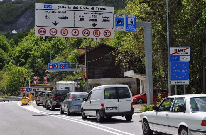 Tunnel del Tenda chiuso anche domani e forse parecchi altri giorni ancora: un problema dietro l’altro Tunnel del Tenda chiuso anche domani e forse parecchi altri giorni ancora: un problema dietro l’altro