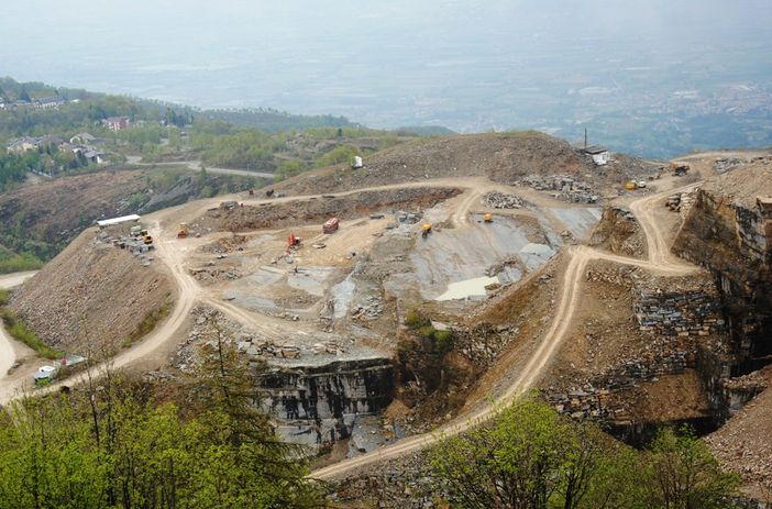 Una casa sulle alture di Bagnolo Piemonte