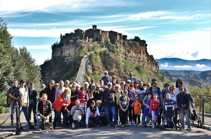 I partecipanti all'escursione sulla via Francigena I partecipanti all'escursione sulla via Francigena