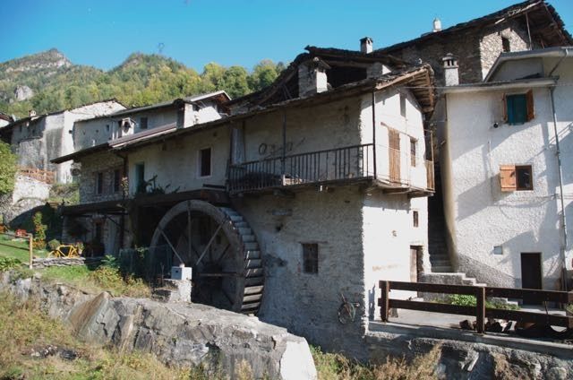 Passeggiate a Prazzo e Marmora con l'Ecomuseo dell'Alta Valle Maira