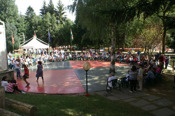 Ad Entracque la "Festa dei nonni e dei nipoti", per celebrare l'importanza dei nonni nelle famiglie