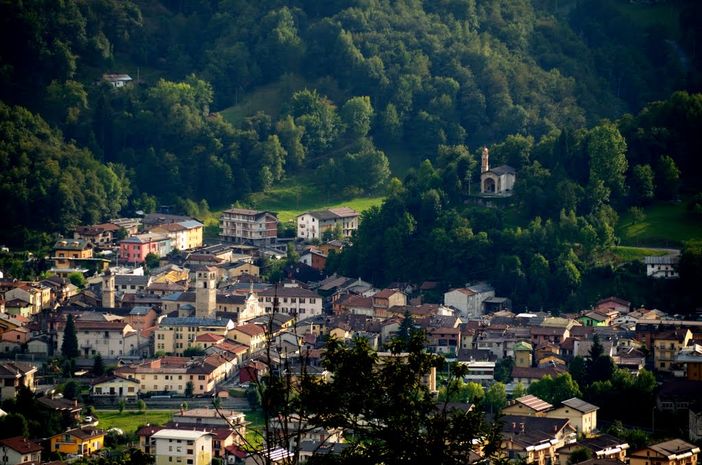 "A Robilante ci avete sempre fatto sentire a casa": dopo 15 anni famiglia rumena lascia il paese e ringrazia la comunità