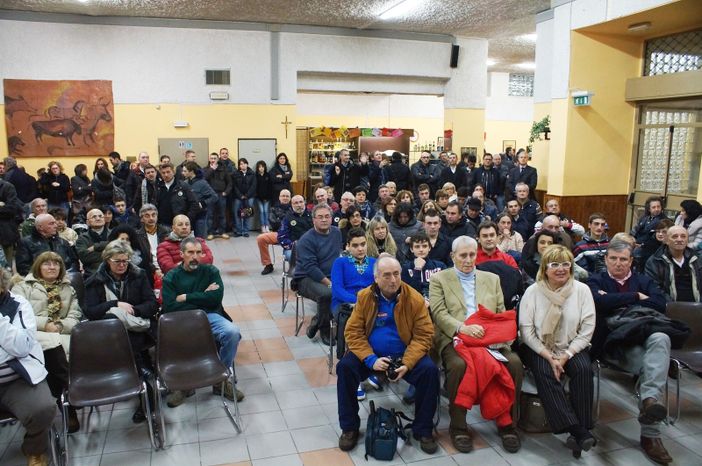 Il salone gremito del Ristorante Da Lory