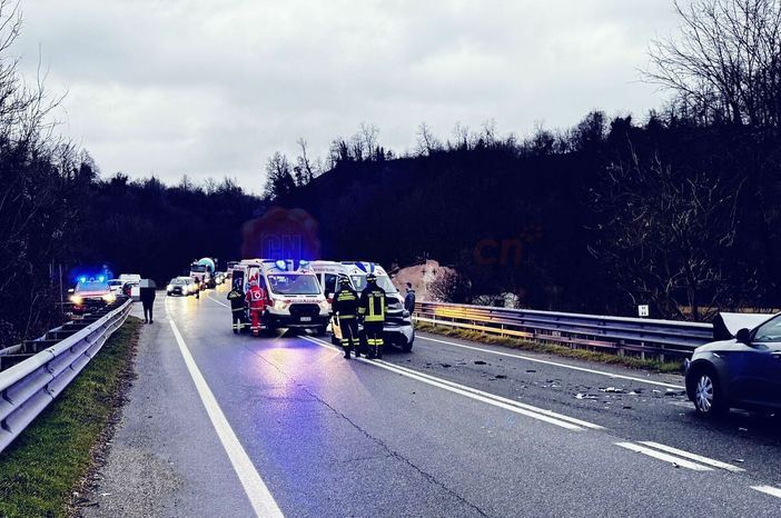 Incidente sulla statale 28 a Breolungi: tre veicoli coinvolti