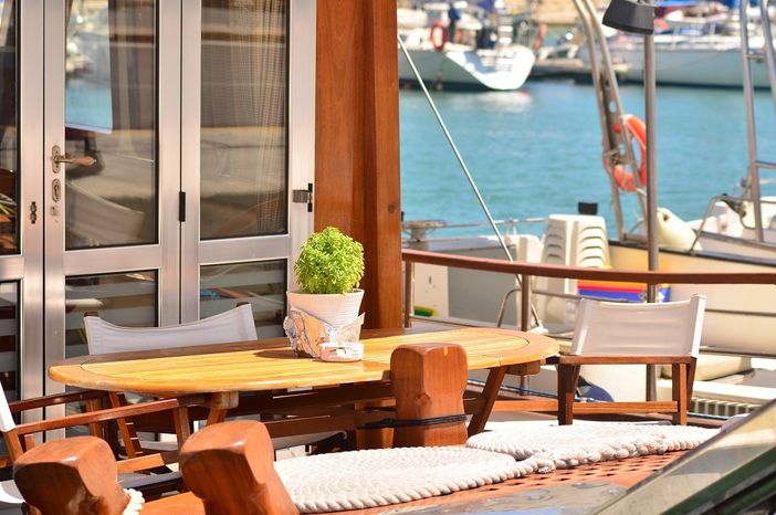 Falegnameria specializzata nella costruzione arredi per yacht ricerca personale