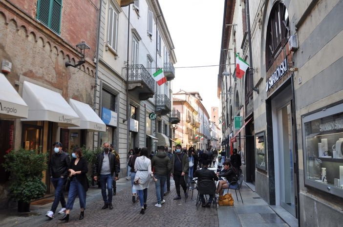 La confisca avvenuta ieri ai danni di un'attività di via Maestra