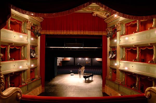 Al Teatro Sociale “G. Busca” di Alba torna la Rassegna Teatro del Territorio Al Teatro Sociale “G. Busca” di Alba torna la Rassegna Teatro del Territorio