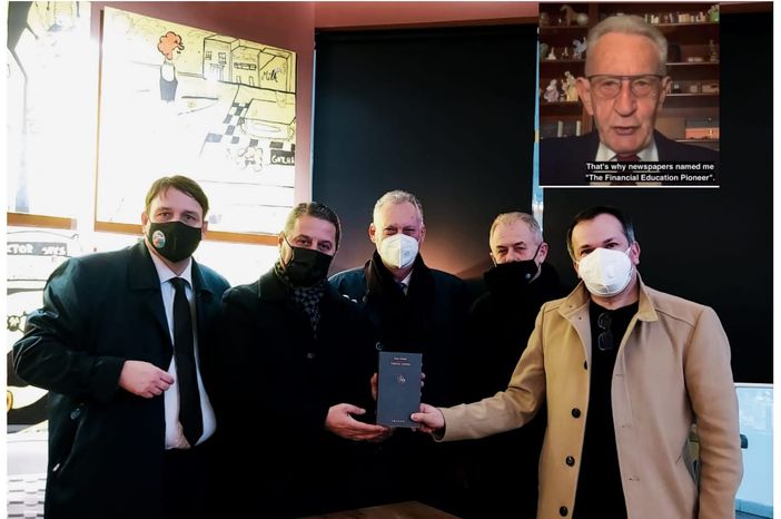 Il Comune di Lezha "Visto da vicino" con il best sellers di Beppe Ghisolfi Il Comune di Lezha "Visto da vicino" con il best sellers di Beppe Ghisolfi