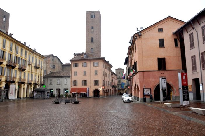 Alba, dalle mascherine per gli anziani al ripristino dei mercati: le richieste del Pd al sindaco Bo