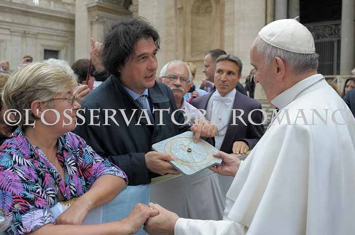 Un ricordo di Barge in dono a Papa Francesco