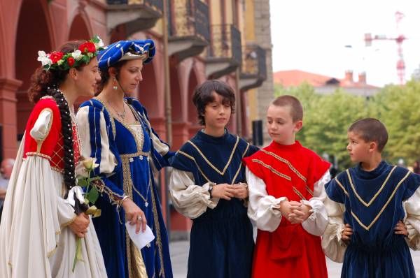 Gruppo storico del Saluzzese, la marchesa e i figli