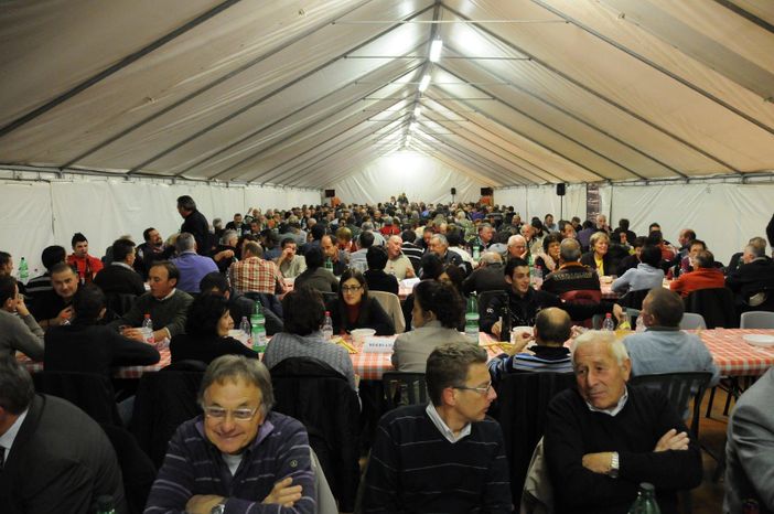 Pubblico delle grandi occasione alla Piemonte latte