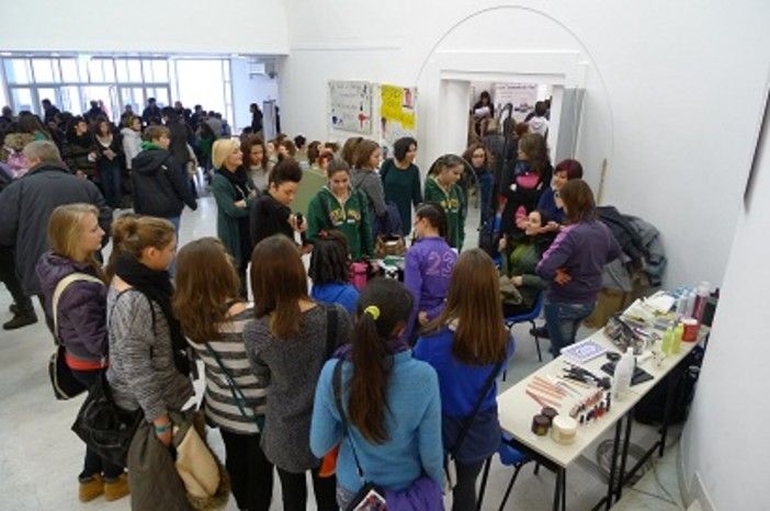 Quale scuola scegliere dopo le medie: alla caserma Vian di Cuneo torna il Salone dell'Orientamento Quale scuola scegliere dopo le medie: alla caserma Vian di Cuneo torna il Salone dell'Orientamento