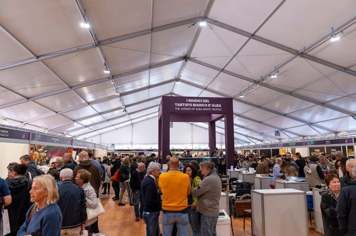 Venerdì 10 ottobre Alba accende la 95ª Fiera Internazionale del Tartufo Bianco che entra nelle "Nazioni Unite" Venerdì 10 ottobre Alba accende la 95ª Fiera Internazionale del Tartufo Bianco che entra nelle "Nazioni Unite"
