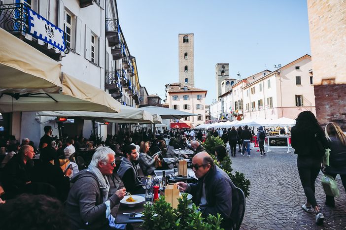 Per la Fiera del Tartufo ad Alba sono stati registrati ben 70 mila pernottamenti (foto di Barbara Guazzone) Per la Fiera del Tartufo ad Alba sono stati registrati ben 70 mila pernottamenti (foto di Barbara Guazzone)