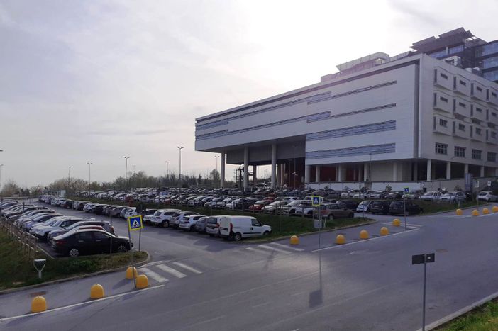 L'ospedale di Verduno e la mancanza di parcheggi: “Niente nuovi stalli, serve una nuova sensibilità da parte di tutti” L'ospedale di Verduno e la mancanza di parcheggi: “Niente nuovi stalli, serve una nuova sensibilità da parte di tutti”