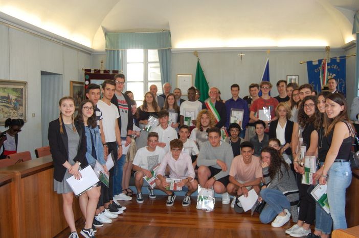 Ceva: consegnate 36 copie della Costituzione ai neodiciottenni