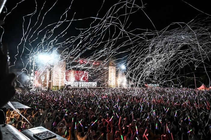 La serata con Gigi d'Agostino Foto di Vincenzo Nicolello La serata con Gigi d'Agostino Foto di Vincenzo Nicolello