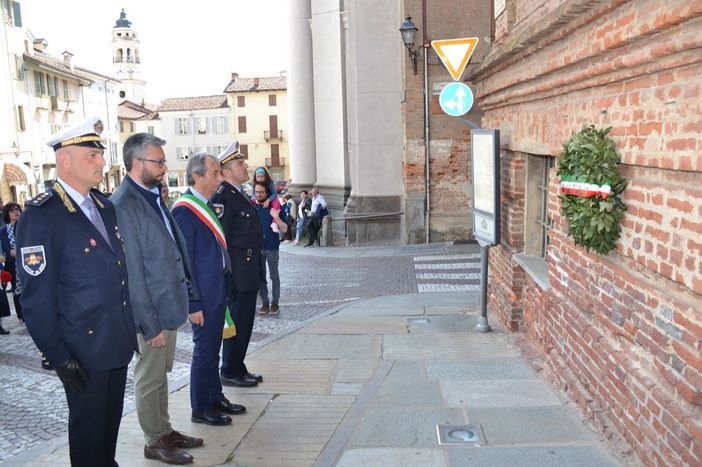 Giovedì la commemorazione ufficiale a partire dalle 11 in piazza Caduti per la Libertà (in foto la celebrazione dello scorso anno)