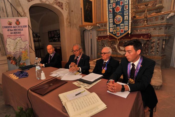 Vezza d'Alba: grande partecipazione all'annuale assemblea dei Cavalieri del Roero Vezza d'Alba: grande partecipazione all'annuale assemblea dei Cavalieri del Roero