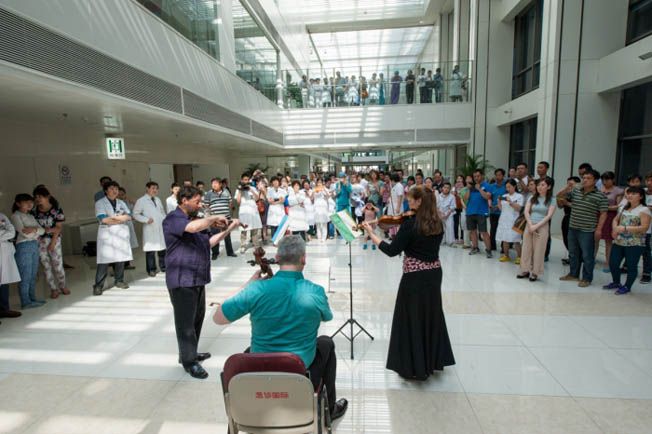 Cuneo, Concerto "A porte s-chiuse" all'Ospedale Santa Croce: Bach e Handel in corsia Cuneo, Concerto "A porte s-chiuse" all'Ospedale Santa Croce: Bach e Handel in corsia