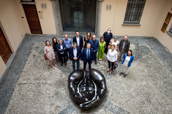 Alcuni momenti dell'incontro tecnico tenuto alla presenza del presidente della Fondazione Crc Ezio Raviola (a destra) dell’assessore regionale alla Sanità Luigi Genesio Icardi Alcuni momenti dell'incontro tecnico tenuto alla presenza del presidente della Fondazione Crc Ezio Raviola (a destra) dell’assessore regionale alla Sanità Luigi Genesio Icardi