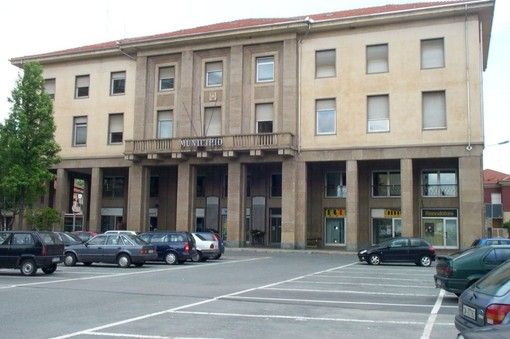 Il Municipio di Verzuolo Il Municipio di Verzuolo