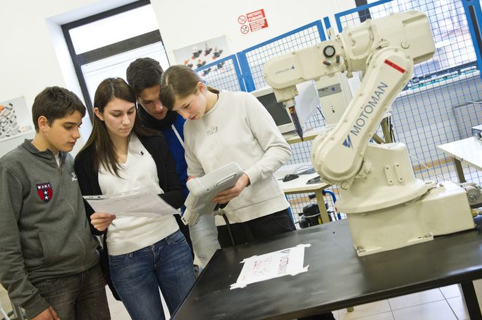 Percorso triennale serale  per conseguire il diploma di Perito Elettrotecnico con utilizzo di tecnologie CAD