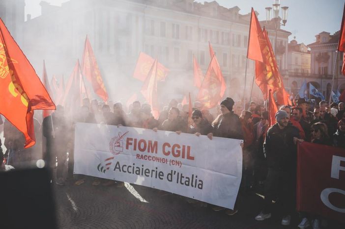 Crisi Ilva, si va verso il divorzio con Arcelor: fissato a mercoledì l’ultimatum del governo Crisi Ilva, si va verso il divorzio con Arcelor: fissato a mercoledì l’ultimatum del governo
