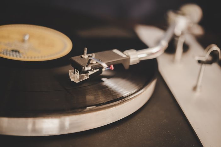 A Barolo “Una Piccolissima Serenata – 50 anni di musica d’autore italiana” A Barolo “Una Piccolissima Serenata – 50 anni di musica d’autore italiana”