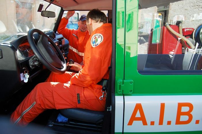 La neve porta un po’ di pace nelle intensissime e faticose giornate delle Squadre Anti Incendi Boschivi