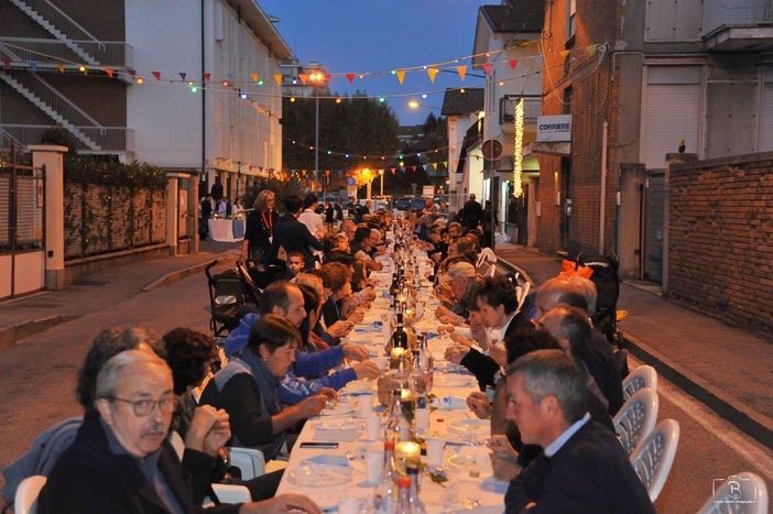 Saluzzo, via Parrà la cena in blu dello sorso anno