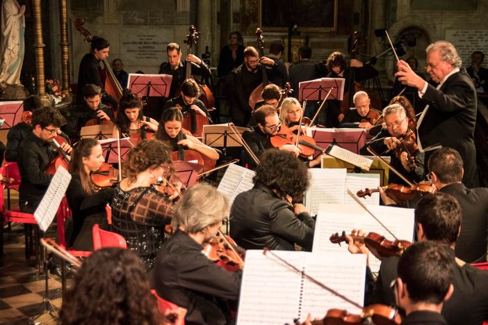 Saluzzo, Concerto in San Giovanni diretto ad Donato Renzetti - foto Scuola di  fotografia Renato Trucco