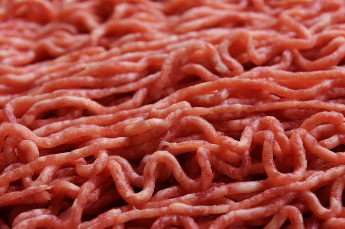 Patteggia il macellaio del Braidese denunciato per aver aggiunto solfiti nella carne macinata Patteggia il macellaio del Braidese denunciato per aver aggiunto solfiti nella carne macinata
