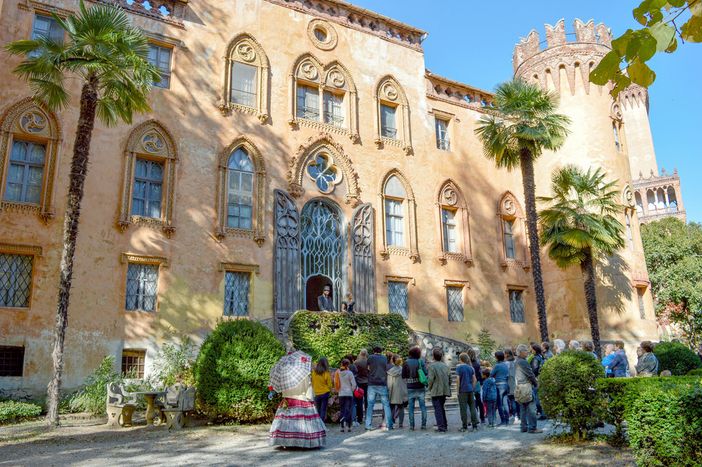 Al via oggi le visite guidate al castello e al parco del Roccolo di Busca Al via oggi le visite guidate al castello e al parco del Roccolo di Busca