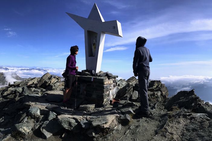 A fine agosto la salita al Viso Mozzo per celebrare i 30 anni dalla posa della croce