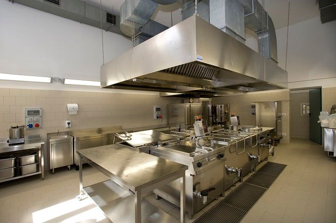 Porte aperte alla mensa comunale di Bra Porte aperte alla mensa comunale di Bra