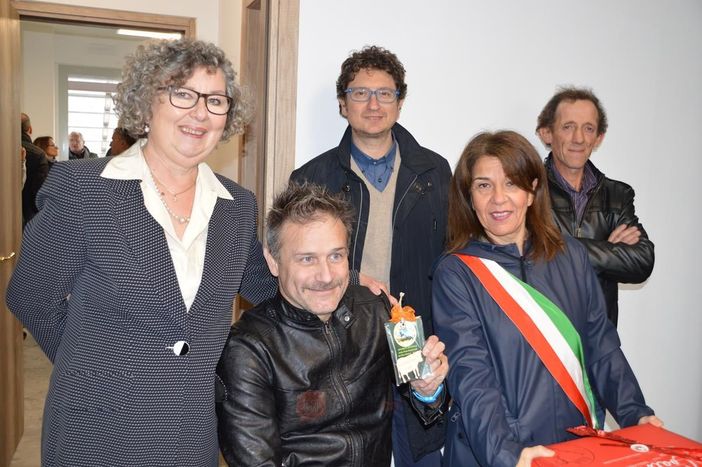 Carrù, doppia festa: inaugurata la "Casa delle Associazioni" e svelato il gadget ufficiale della Fiera nazionale del Bue Grasso (FOTO e VIDEO)