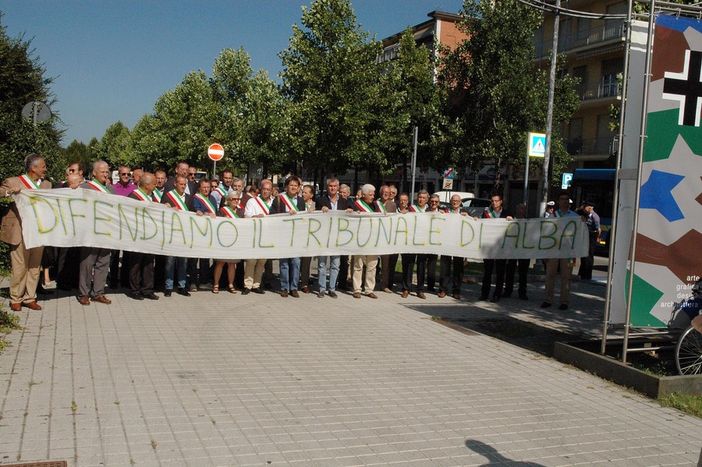Tribunale di Alba, chiusura solo rinviata Tribunale di Alba, chiusura solo rinviata