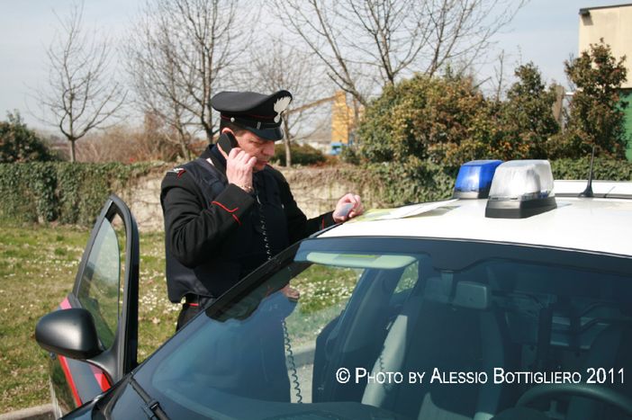 Imbratta i muri del liceo di Alba: denunciato writer 14enne