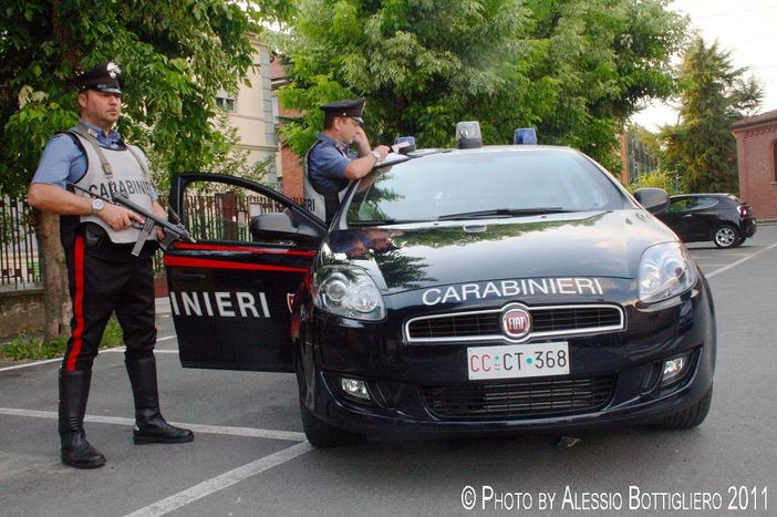 Un posto di controllo dei carabinieri di Alba