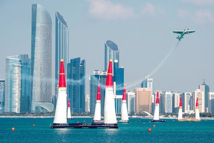 Red Bull Air Race debutta in Francia a Cannes dal 20 al 22 aprile