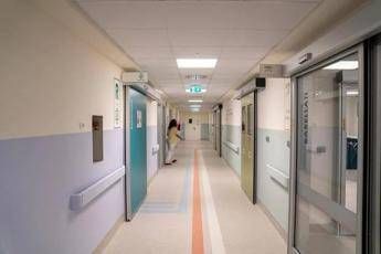 Bimbo trapiantato con cuore danneggiato, il legale della famiglia: "Corsa contro il tempo per il trapianto"