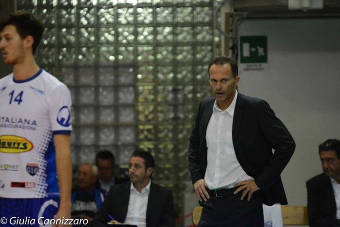 Mondovì s'illude per due set, poi s'inchina alla rimonta del Tuscania