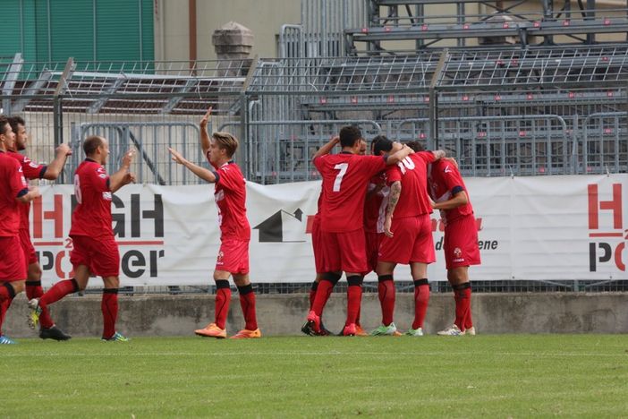 Abbraccio biancorosso Abbraccio biancorosso