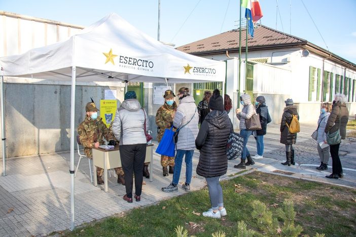 Natale con vaccinazioni ad accesso diretto alla Caserma Vian di Cuneo Natale con vaccinazioni ad accesso diretto alla Caserma Vian di Cuneo