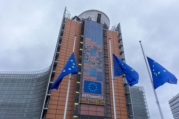 Le istituzioni dell’UE: la Commissione europea e il potere di iniziativa legislativa Le istituzioni dell’UE: la Commissione europea e il potere di iniziativa legislativa